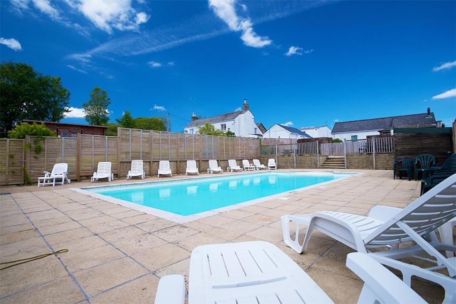 Our Goldfinch 1- Sleeps 2 Persons- Private Hot Tub-Pet Friendly-Tranquil Holiday Away From It All Yet Not Far From St Austell- The Holiday Home Has One Bedroom, Living And Dining Area, Equipped Kitchen-Decking-Outdoor Furniture-Fishing Lakes And More Grampound Exteriör bild